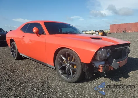 2021 Dodge Challenger Sxt z USA, uszkodzony, nr VIN 2C3CDZAG8MH552692